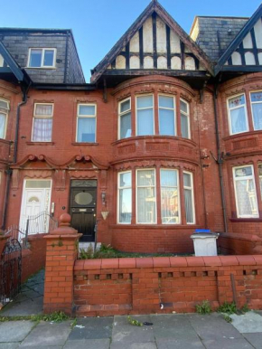 Holiday Plus - Holmfield Road